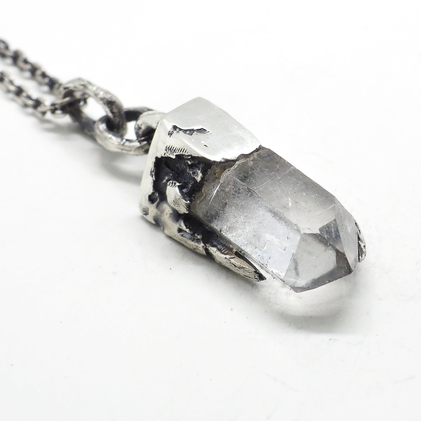 PENDULUM NECKLACE 33