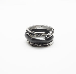 BROKEN STACK RING -