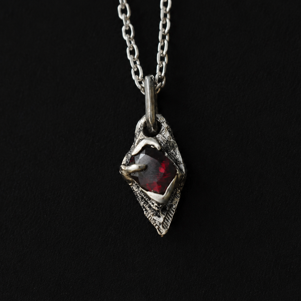 TINY GARNET NECKLACE