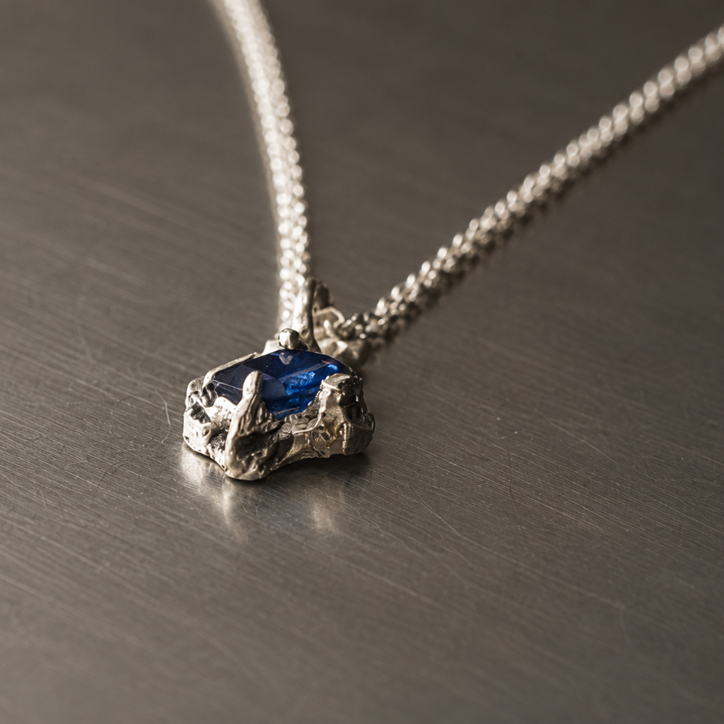 TINY SAPPHIRE NECKLACE