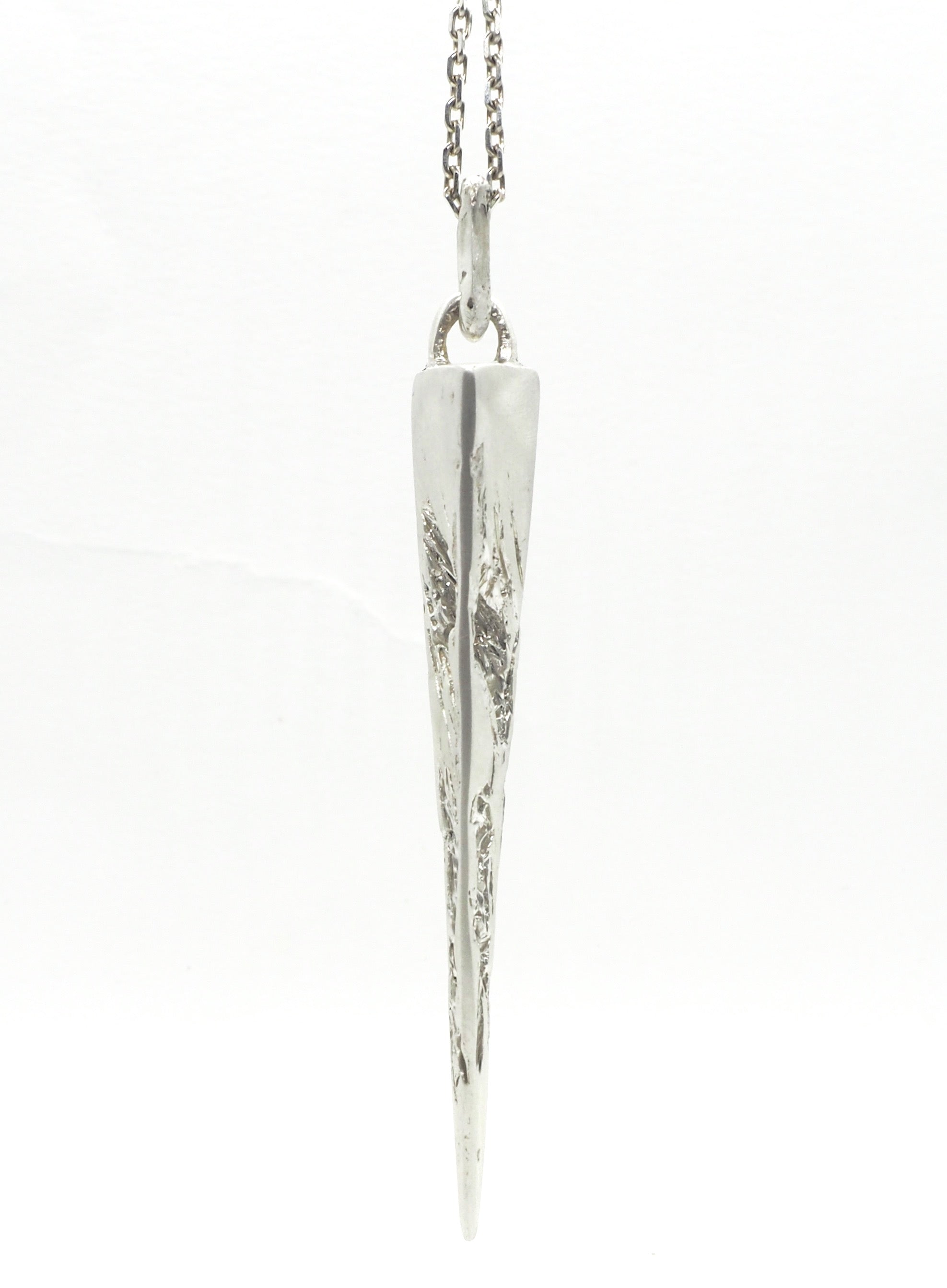 PYRAMID BROKEN NECKLACE