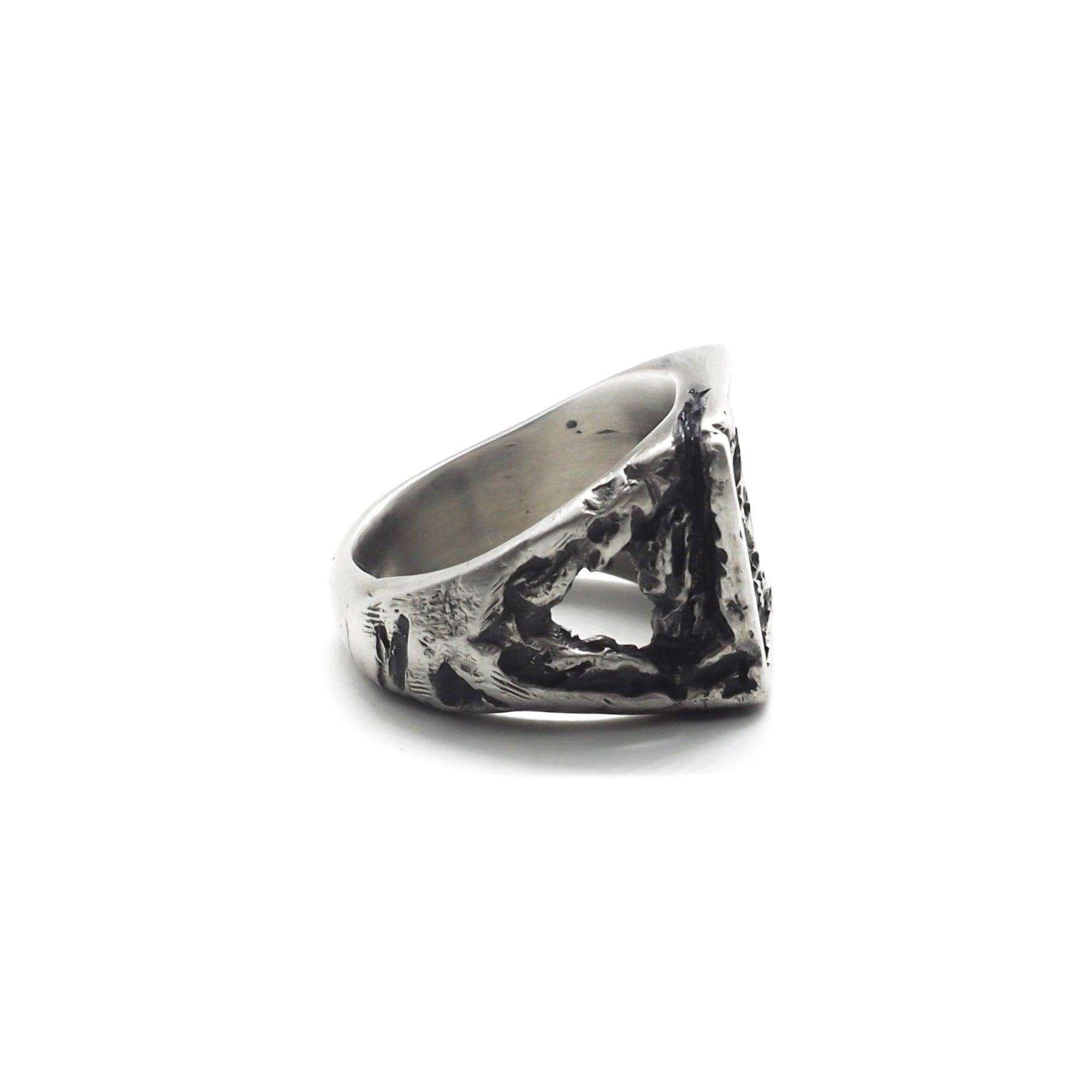 BROKEN ACID SIGNET RING -