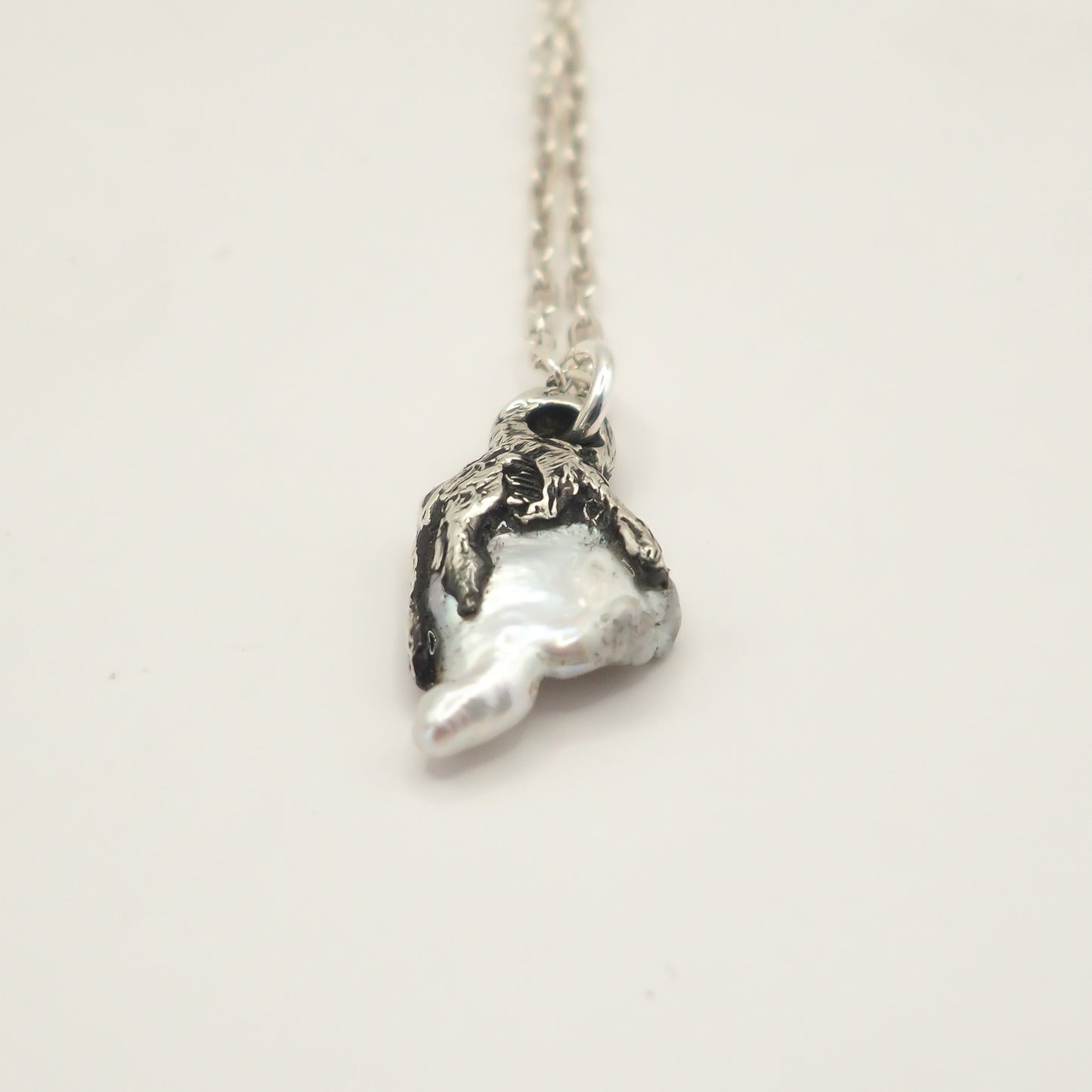 TINY PEARL NECKLACE 14