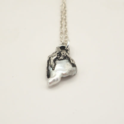 TINY PEARL NECKLACE 14