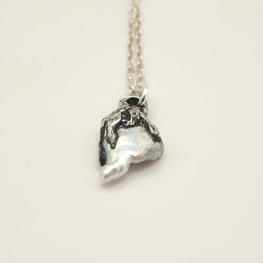 TINY PEARL NECKLACE 14