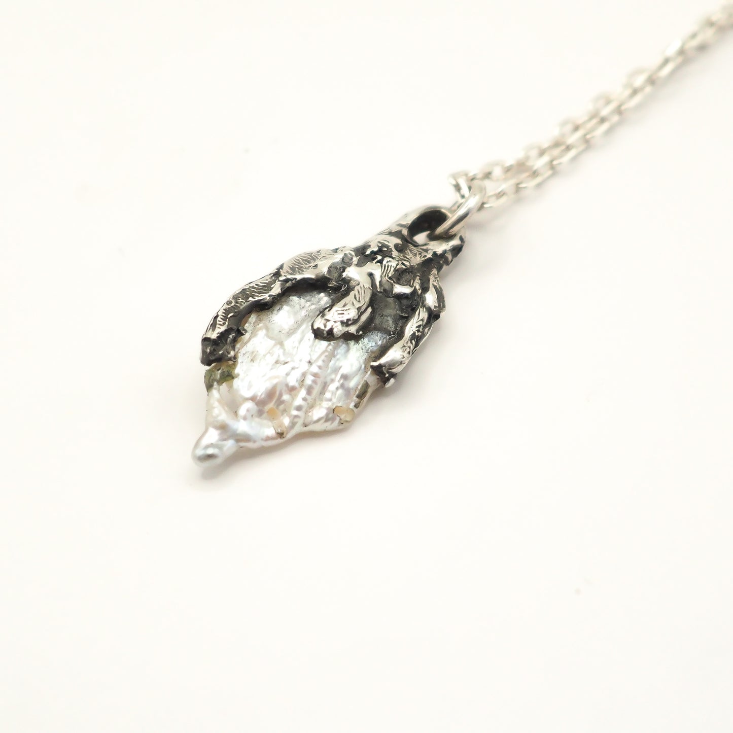 TINY PEARL NECKLACE 15