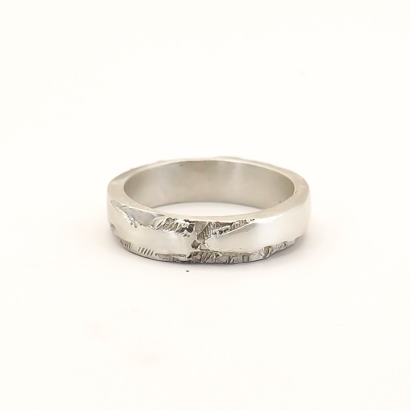 TINY BAND RING