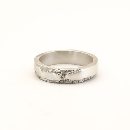 TINY BAND RING