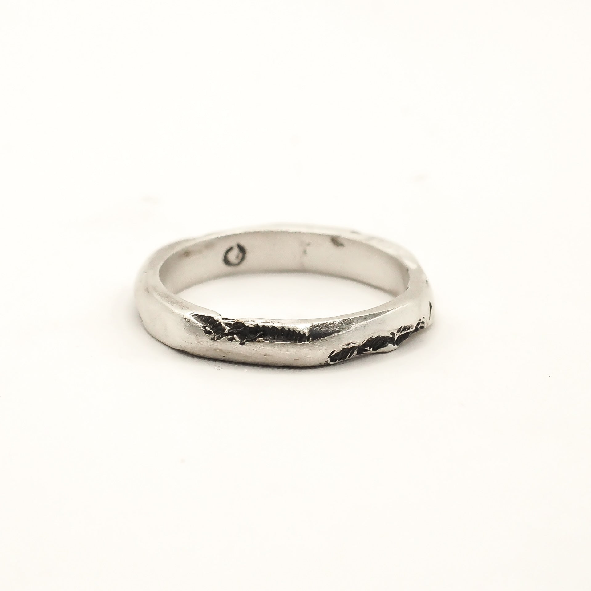 TINY BAND RING BIS - OXIDIZED SILVER