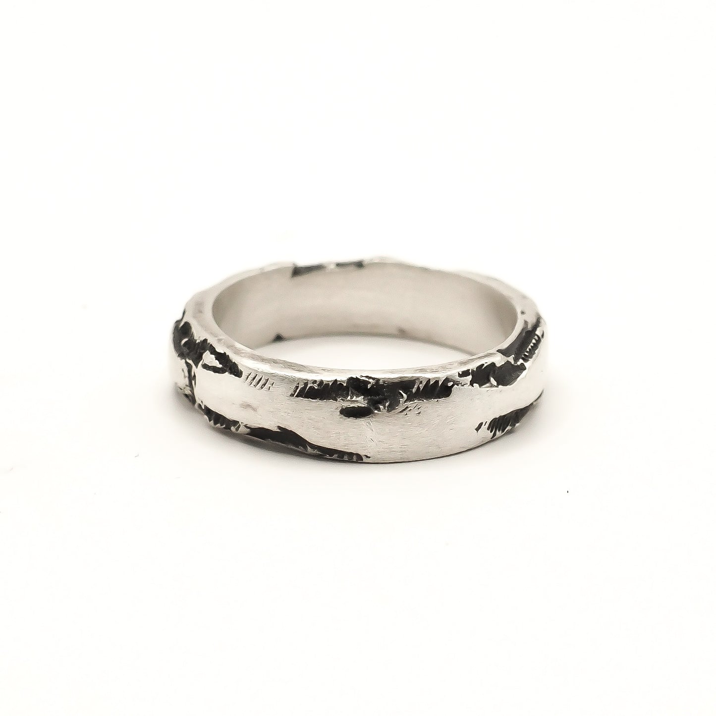 TINY BAND RING  - OXIDIZED SILVER