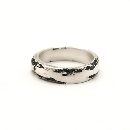 TINY BAND RING  - OXIDIZED SILVER