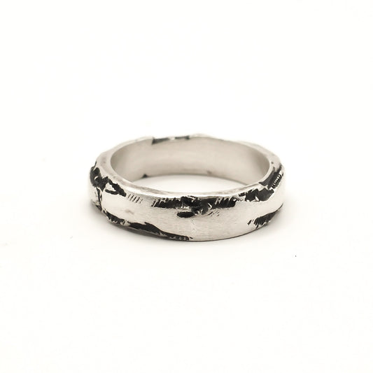 TINY BAND RING  - OXIDIZED SILVER