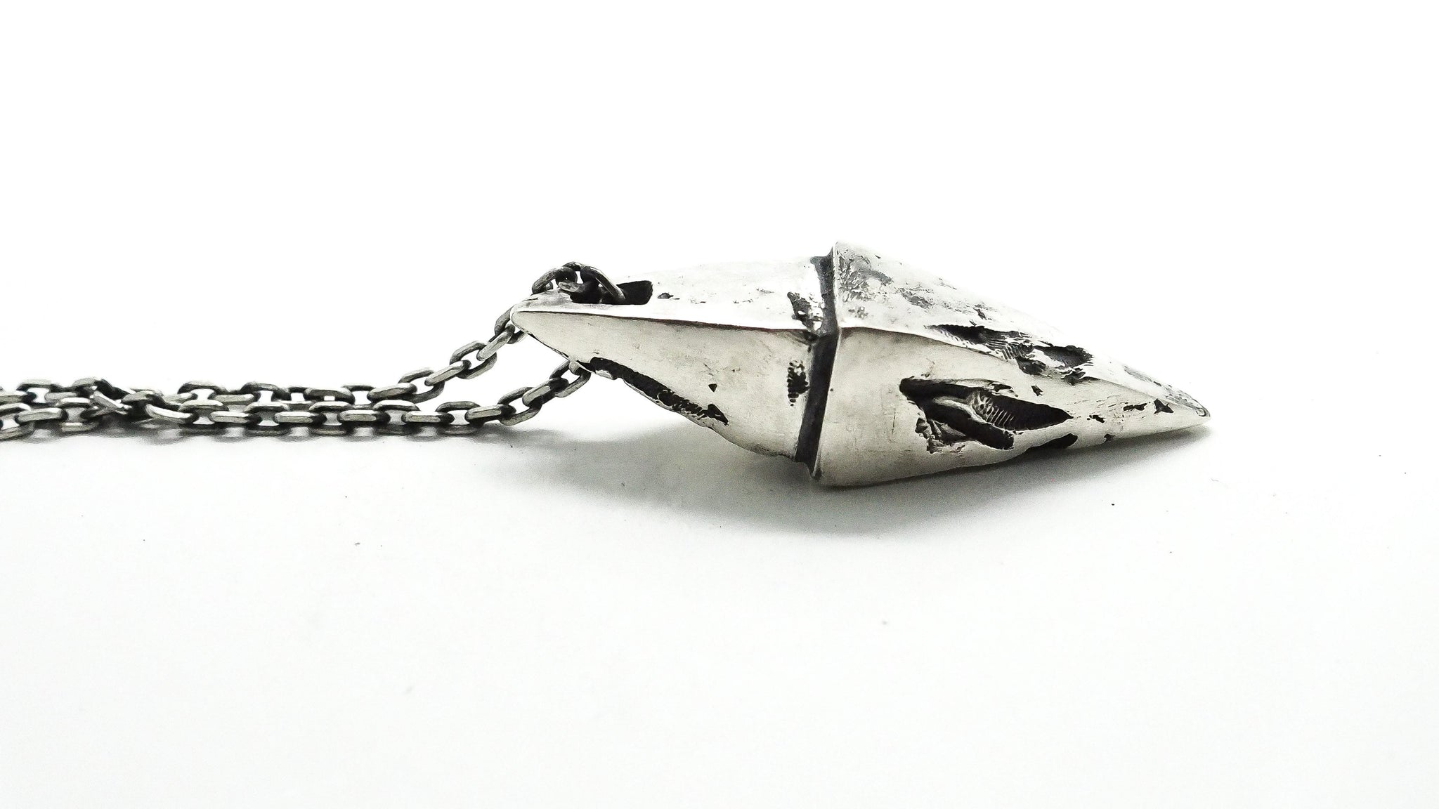 DOUBLE PYRAMID NECKLACE -