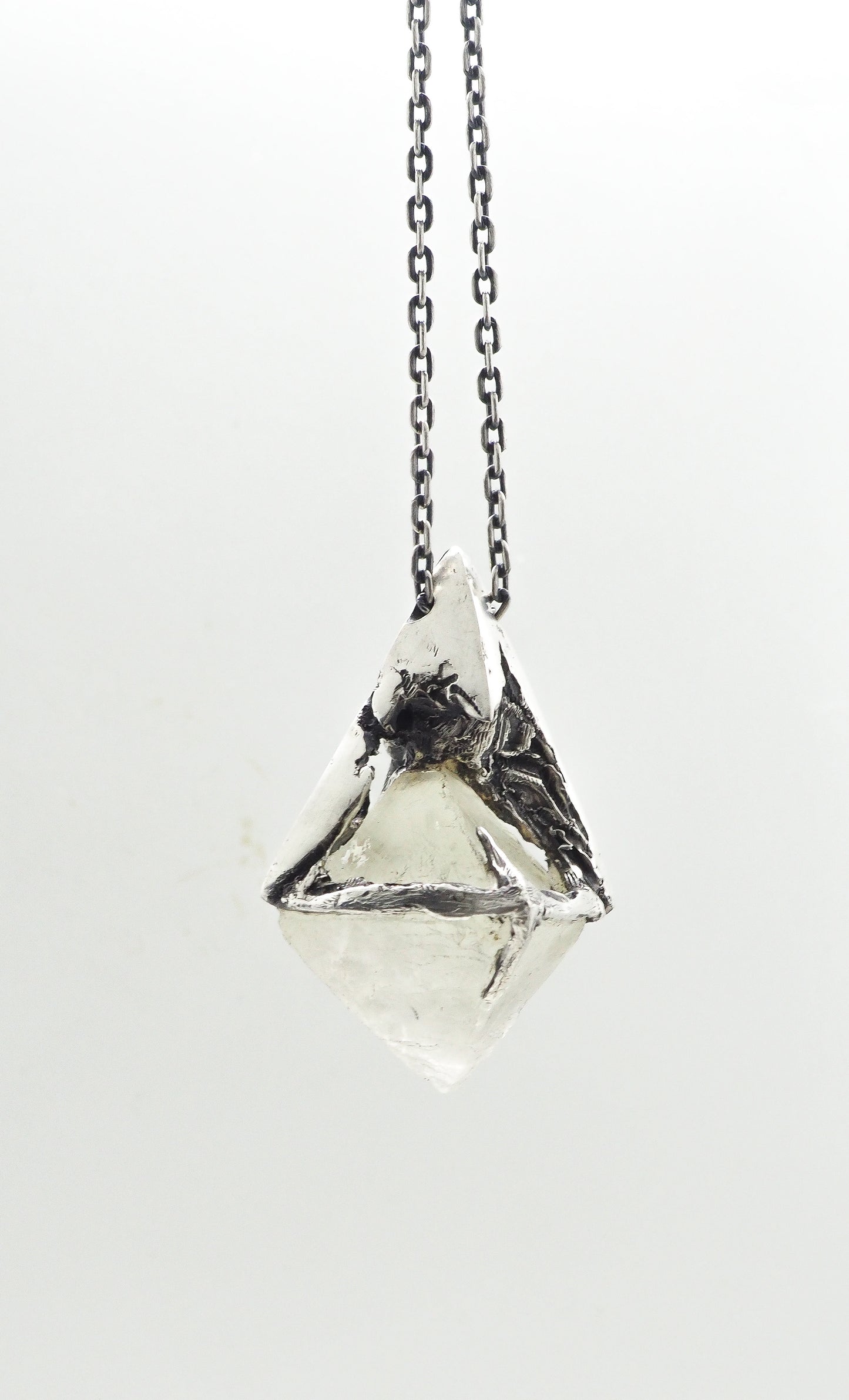 PENDULUM NECKLACE 27