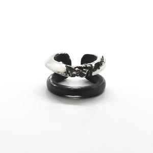 BLACKEYE EAR CUFF