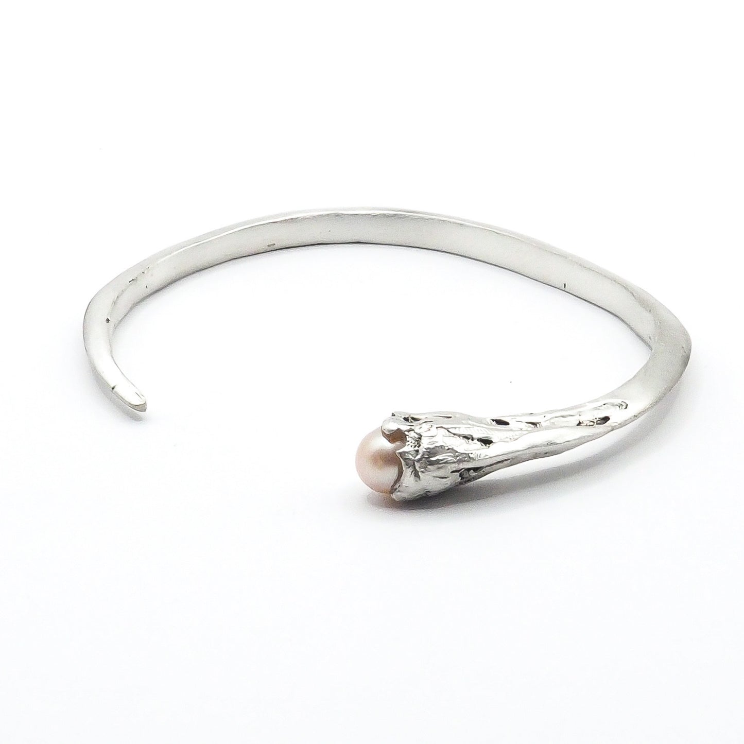 NUEV  BANGLE WHITE