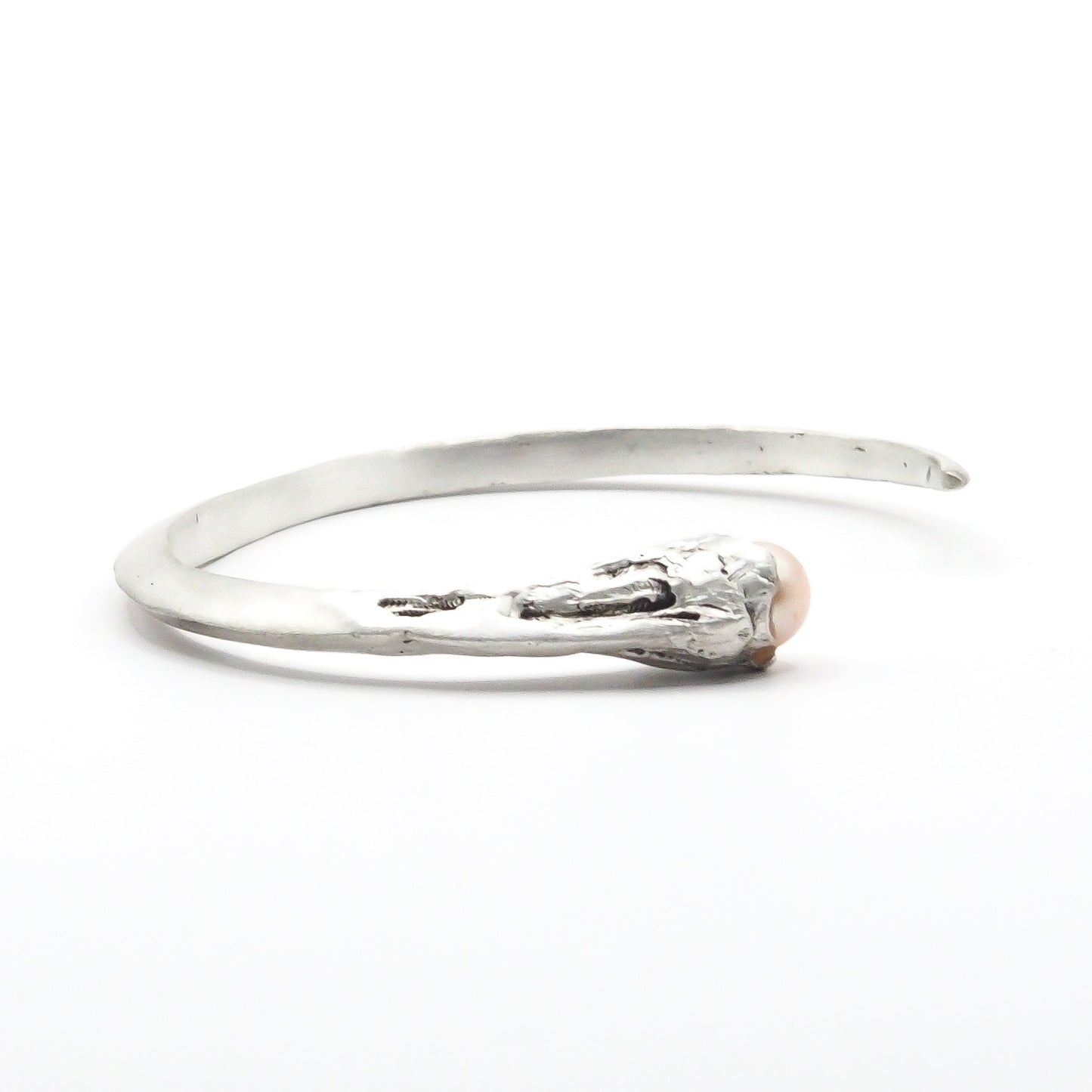 NUEV  BANGLE WHITE