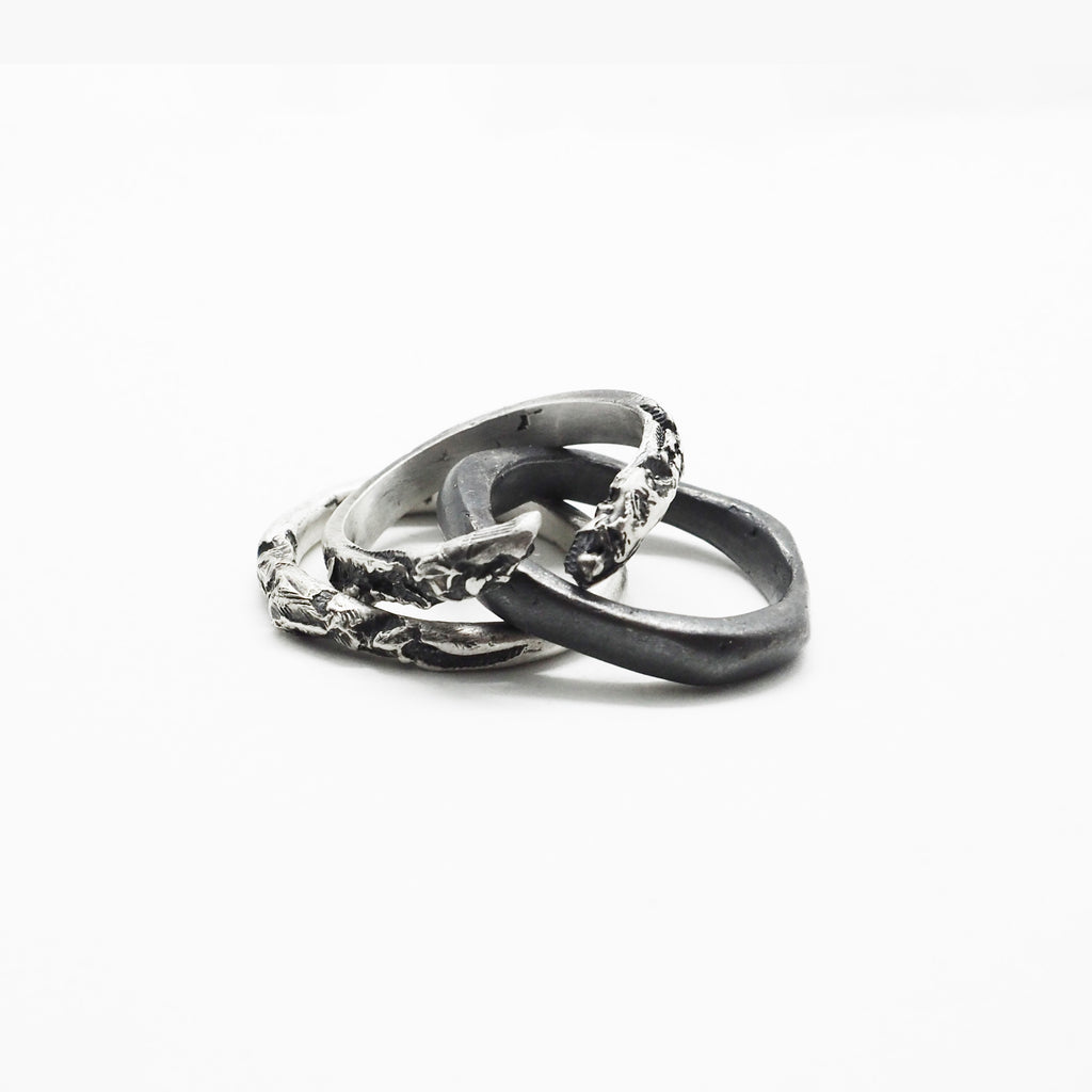 BROKEN STACK RING