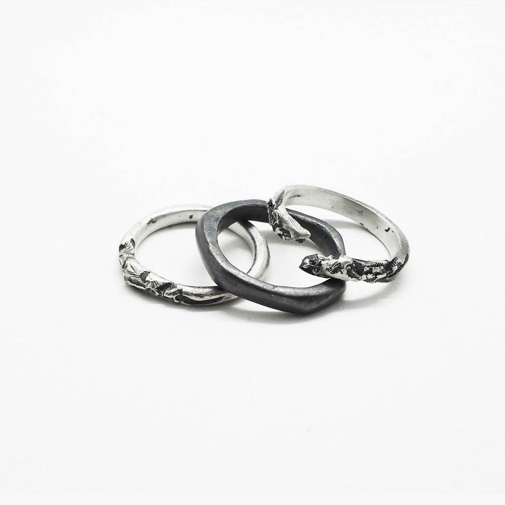 BROKEN STACK RING