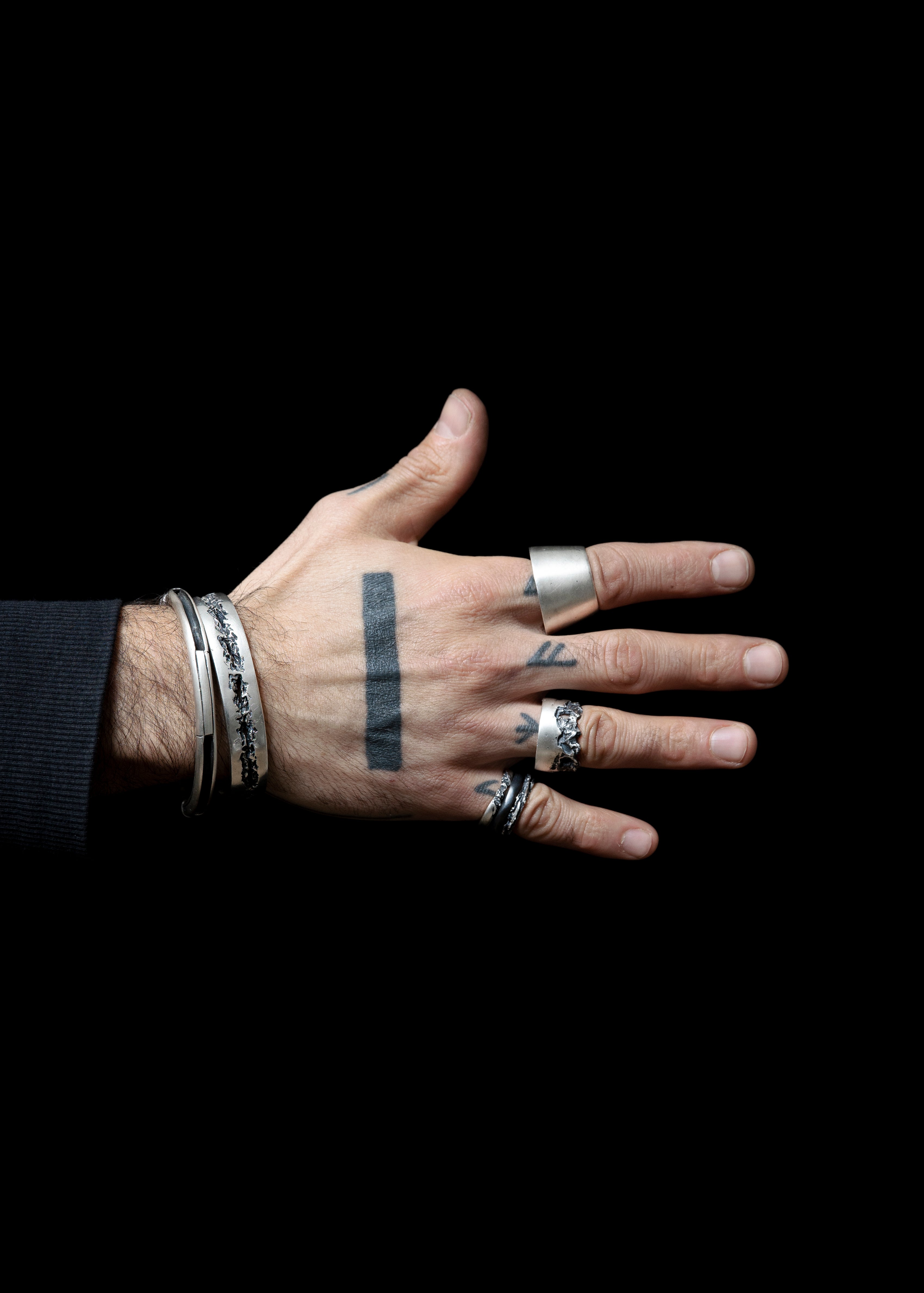 BROKEN STACK RING