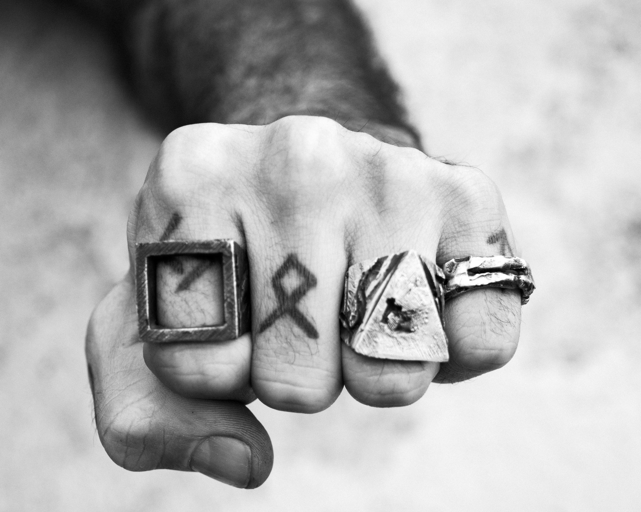 TRIANGLE CANNIBAL SIGNET RING - OSS