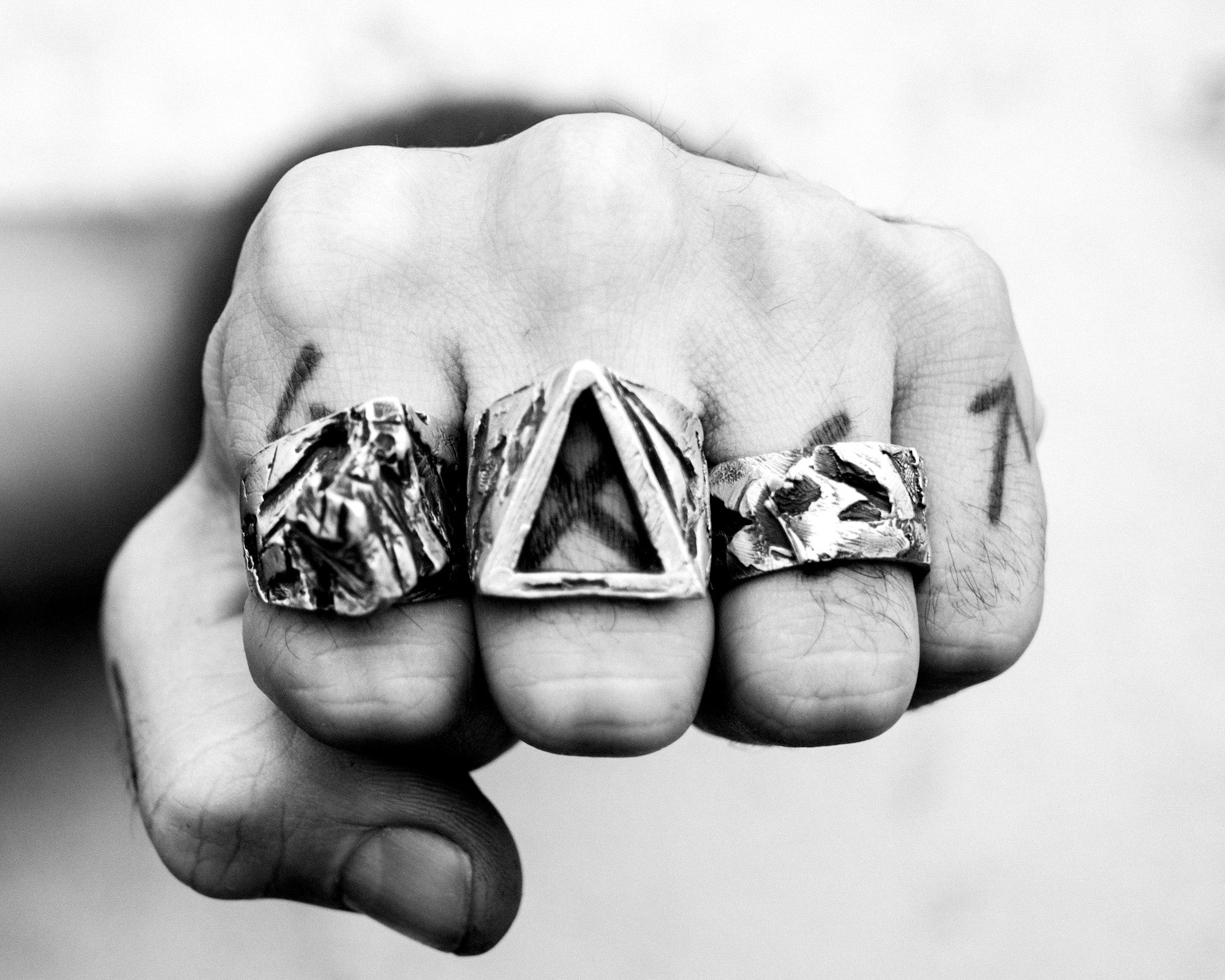 CANNIBAL M BAND RING