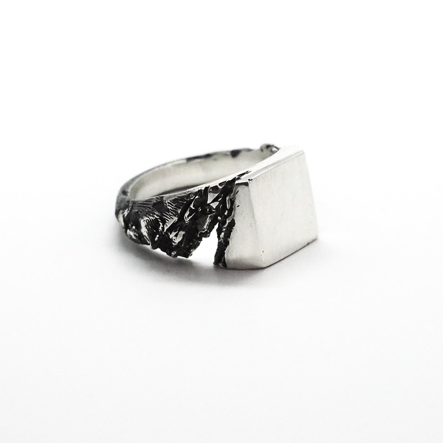 DREAM SOUL SIGNET RING