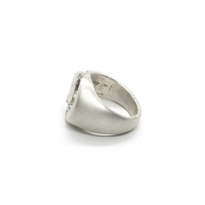 BROKEN SIGNET RING WHITE