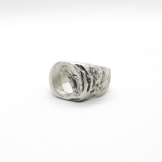 BROKEN CITIZEN SIGNET RING WHITE