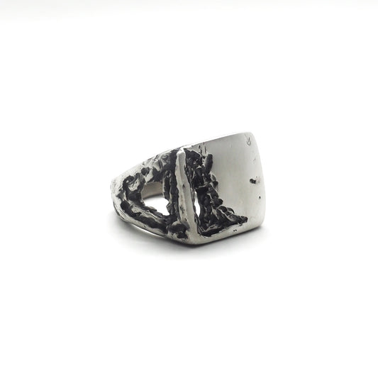 BROKEN ACID SIGNET RING