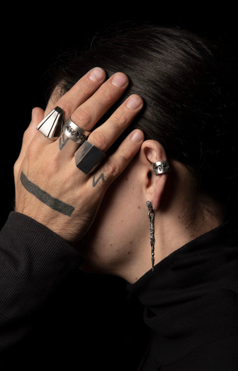 SPIKE GEBROCHEN OHRRING