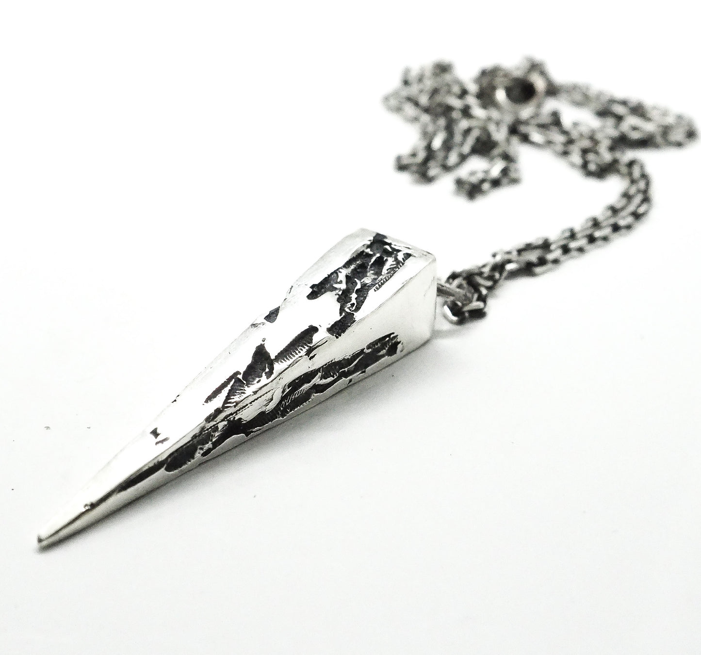 PENDULUM NECKLACE 03