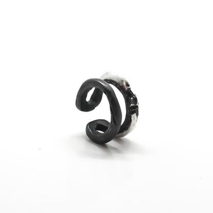 BLACK EYE EAR CUFF