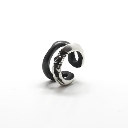 BLACK EYE EAR CUFF