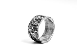CANNIBAL M BAND RING
