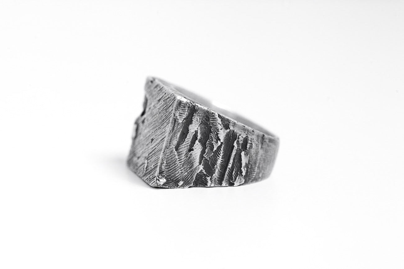 SQ CANNIBAL SIGNET RING - OSS