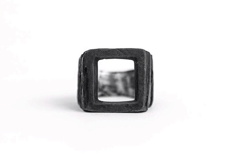 O- SQ SIGNET RING - OSS